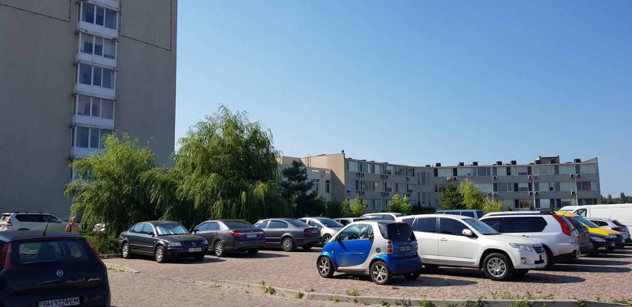 7 Days Apartments Апартаменты В Затоке ザトカ エクステリア 写真