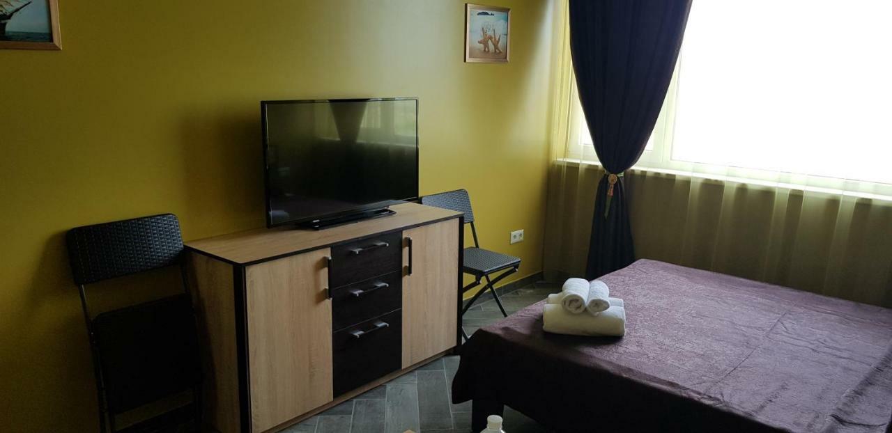 7 Days Apartments Апартаменты В Затоке ザトカ エクステリア 写真