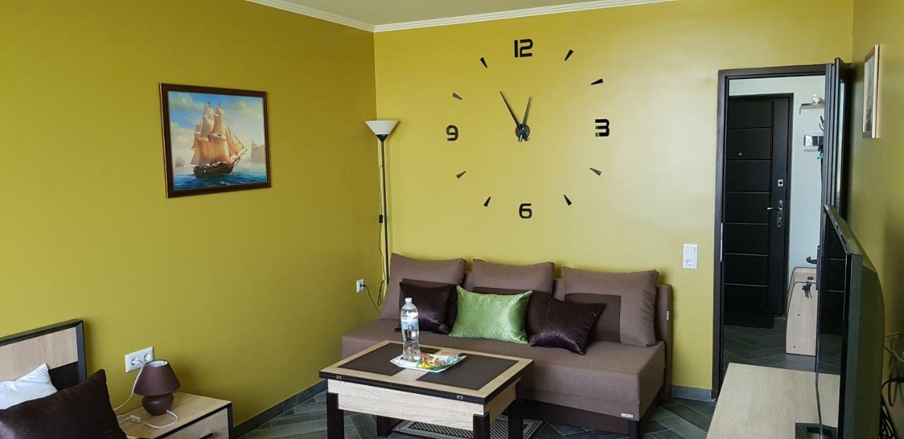 7 Days Apartments Апартаменты В Затоке ザトカ エクステリア 写真
