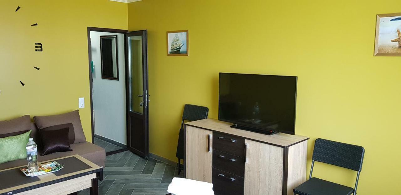 7 Days Apartments Апартаменты В Затоке ザトカ エクステリア 写真