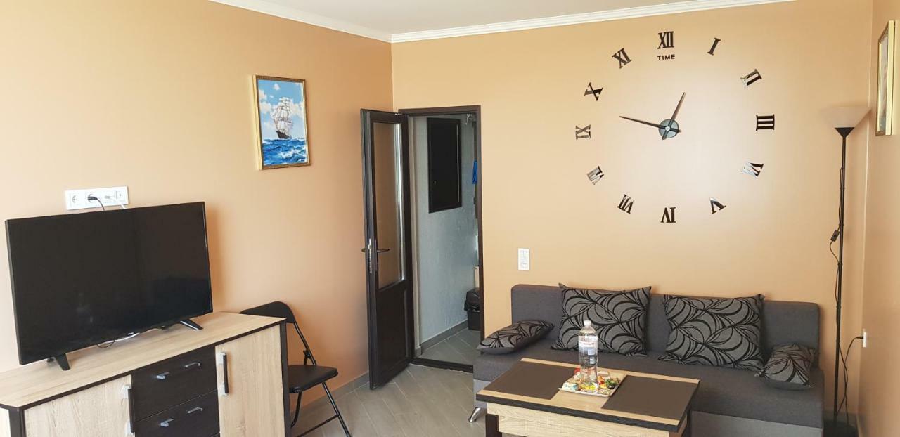 7 Days Apartments Апартаменты В Затоке ザトカ エクステリア 写真