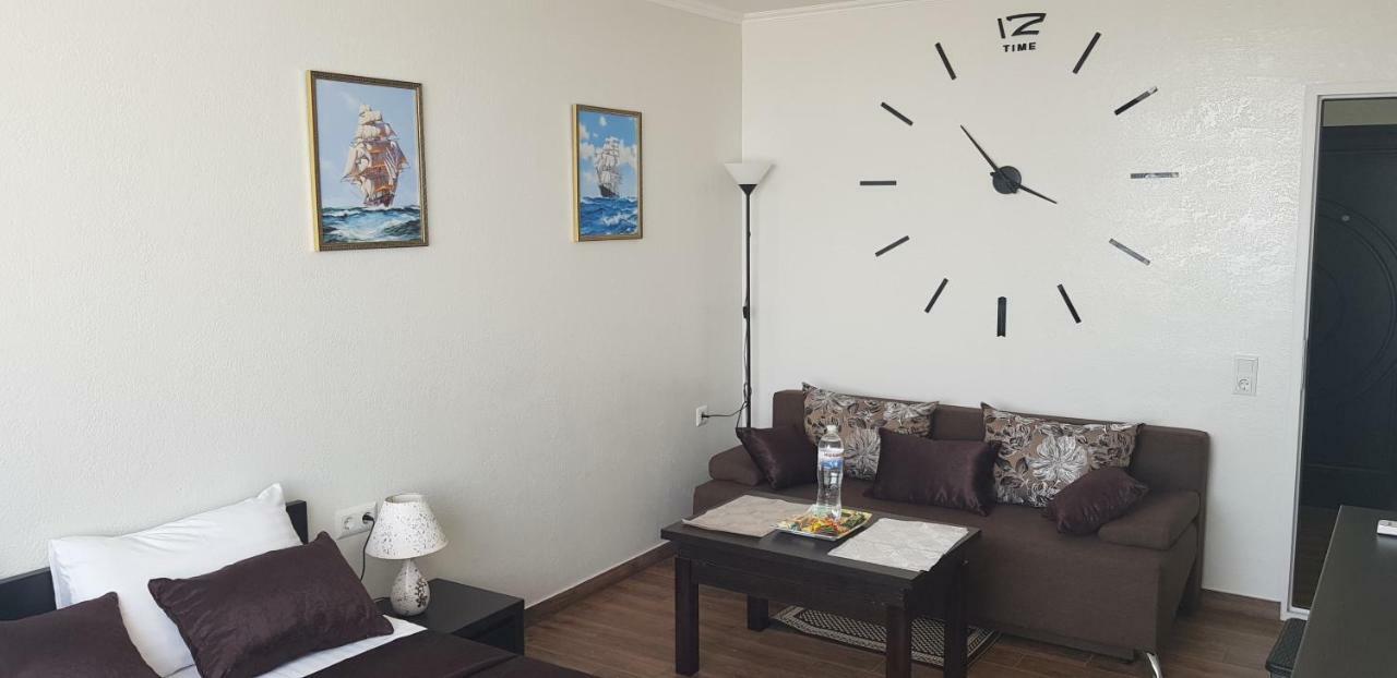 7 Days Apartments Апартаменты В Затоке ザトカ エクステリア 写真